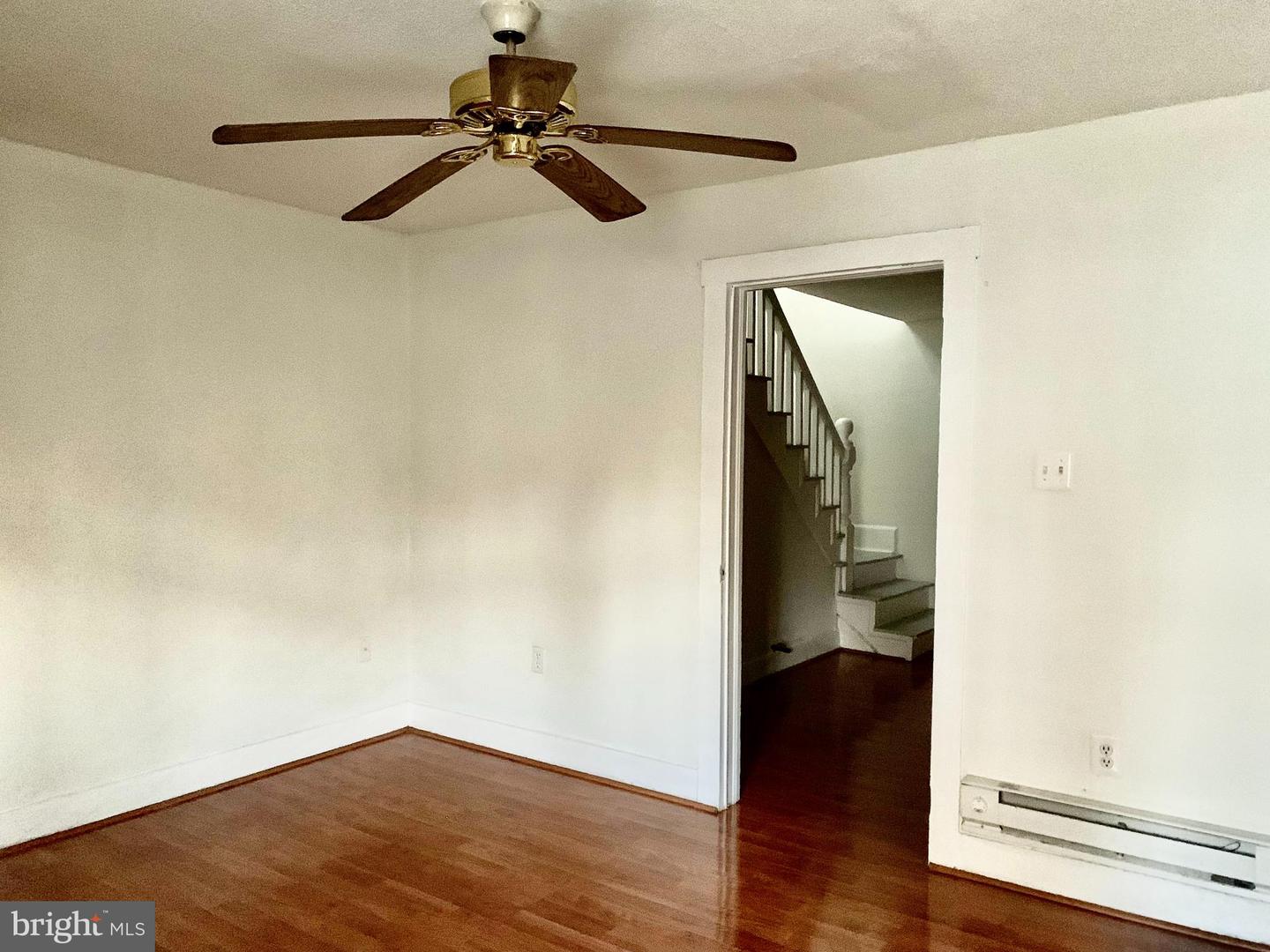 221 BAKER ST