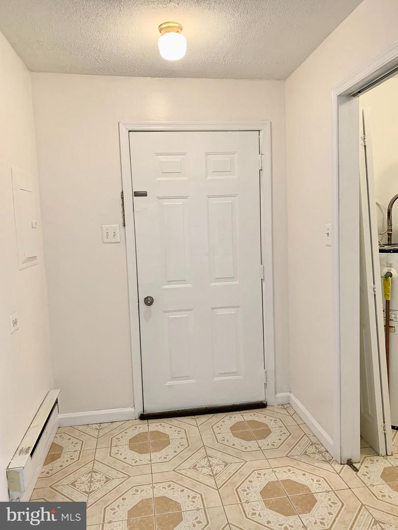 221 BAKER ST