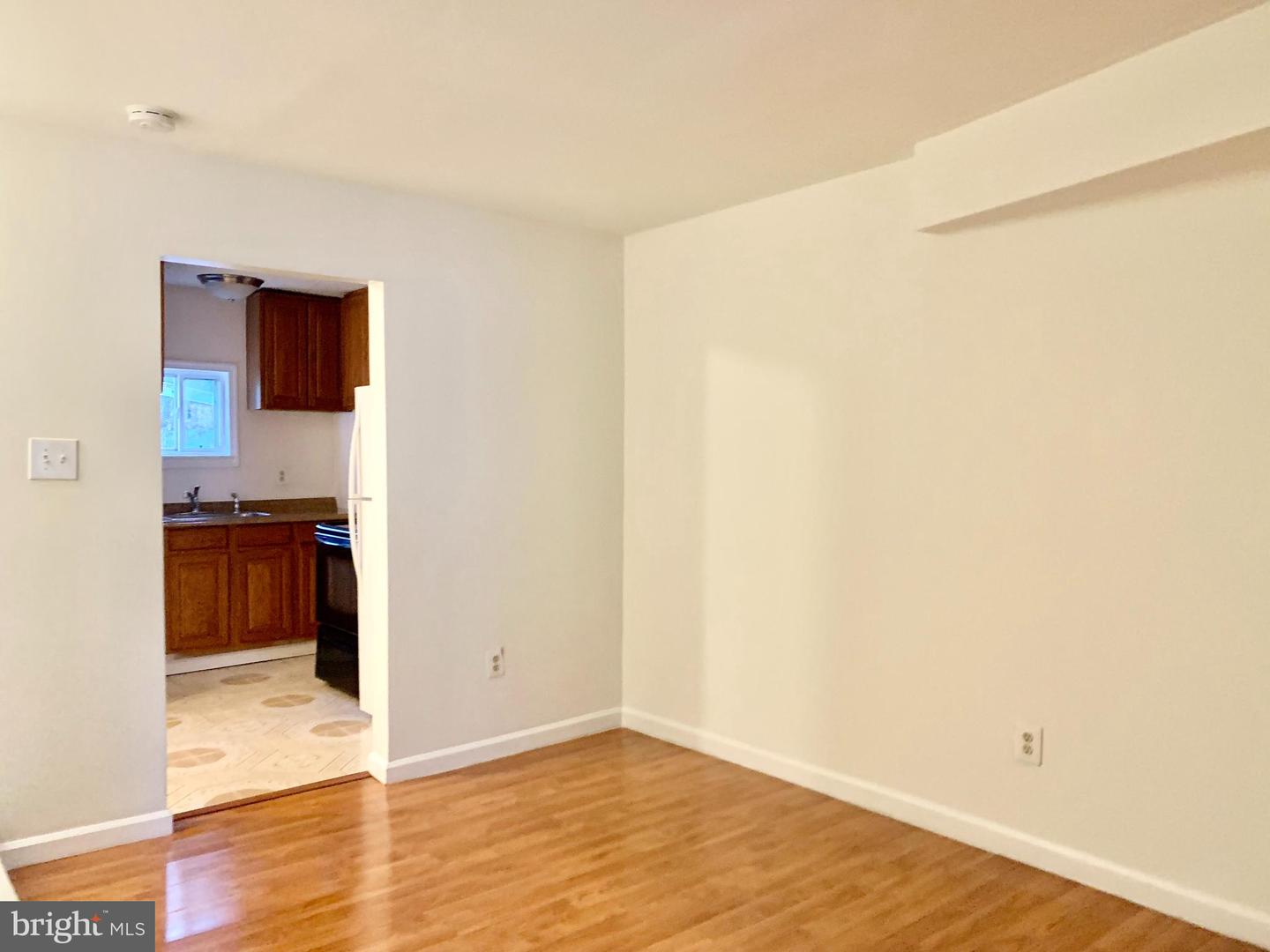 221 BAKER ST