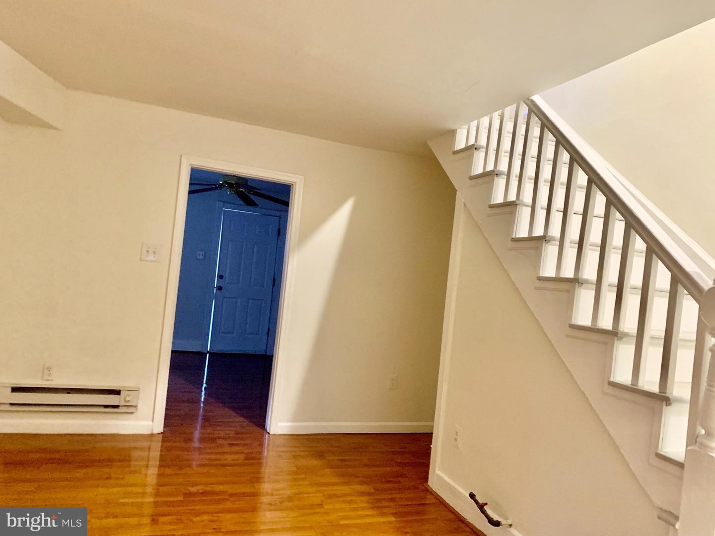 221 BAKER ST