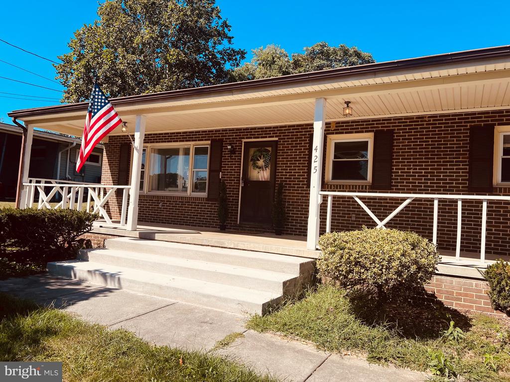 425 BEECHCROFT ROAD