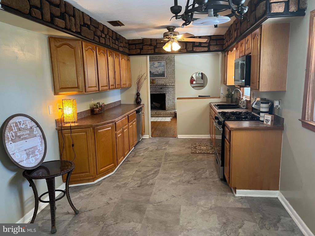 425 BEECHCROFT ROAD