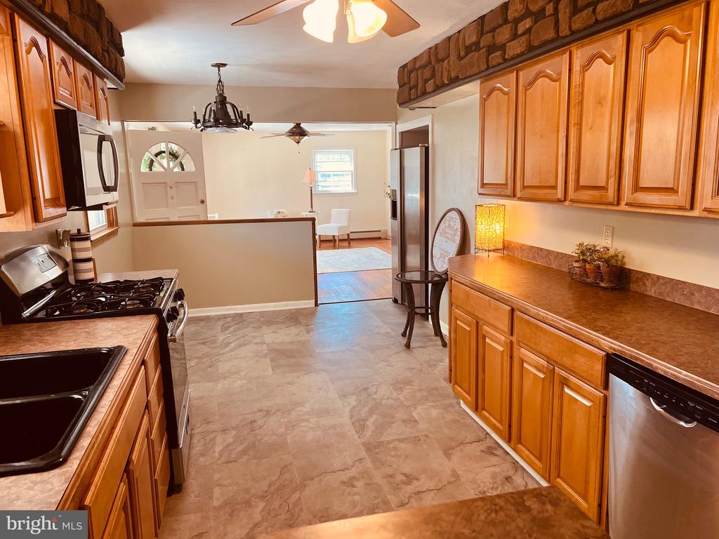 425 BEECHCROFT ROAD
