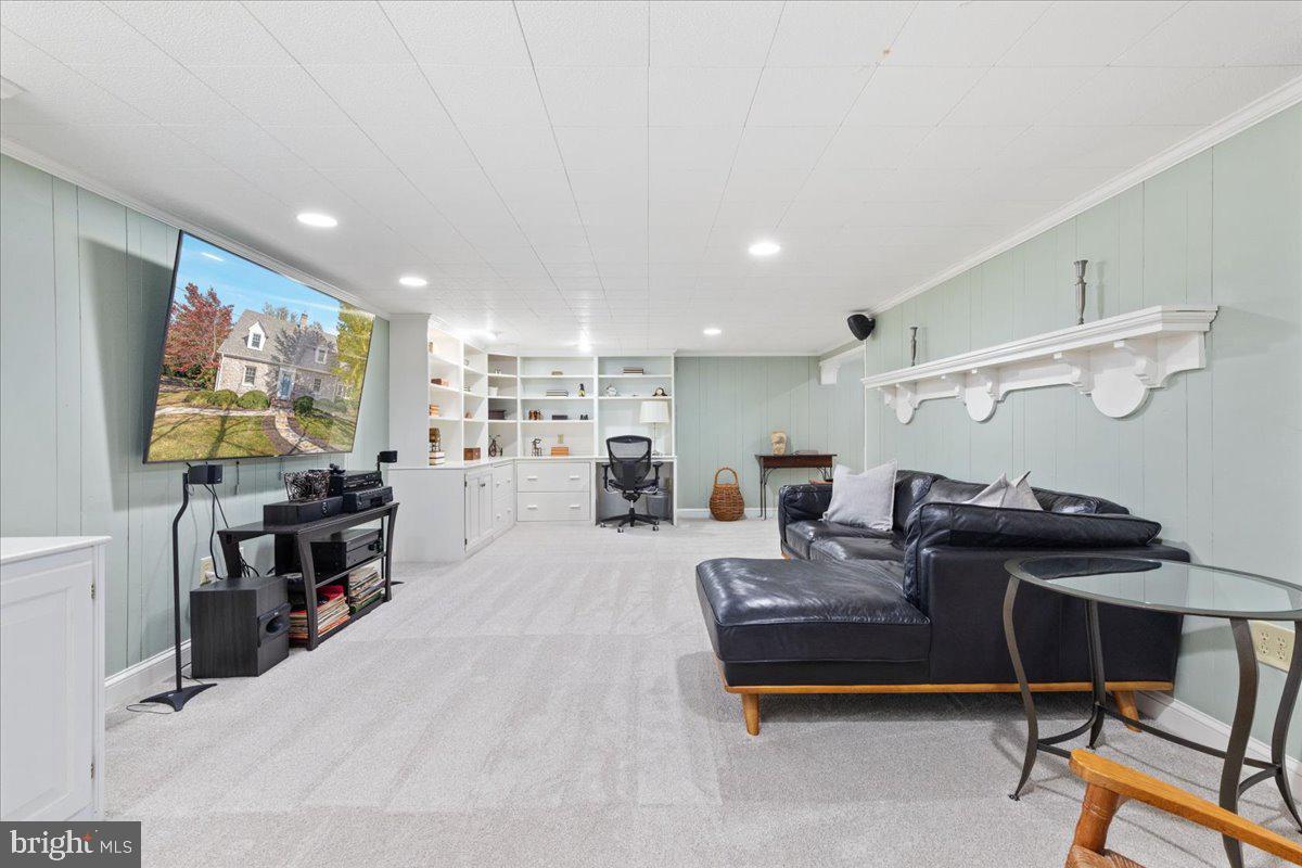 316 W WHITLOCK AVENUE