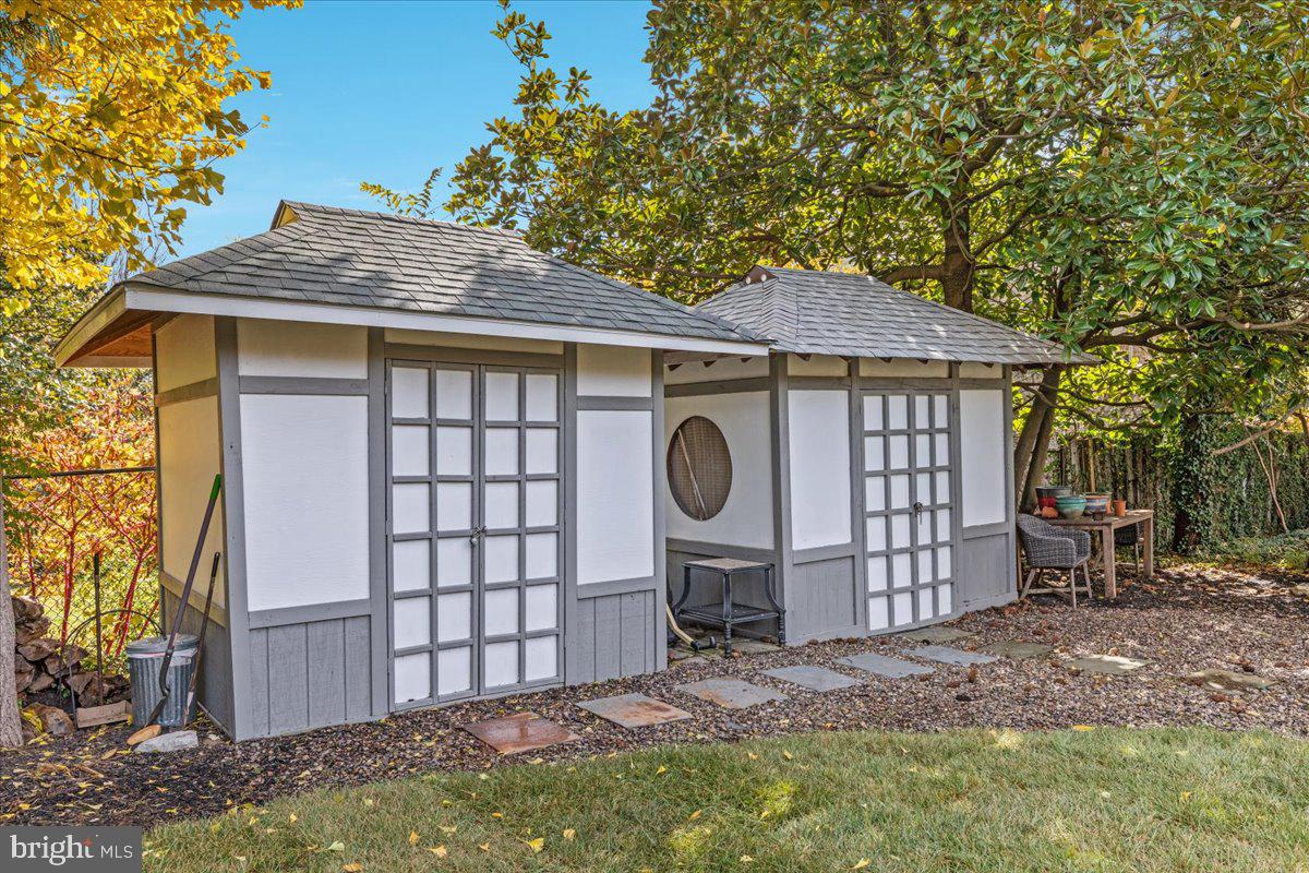 316 W WHITLOCK AVENUE