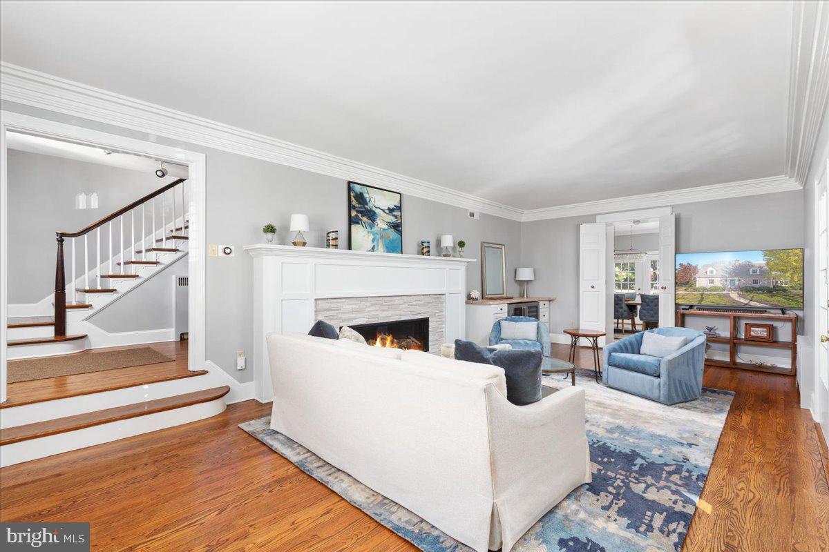 316 W WHITLOCK AVENUE