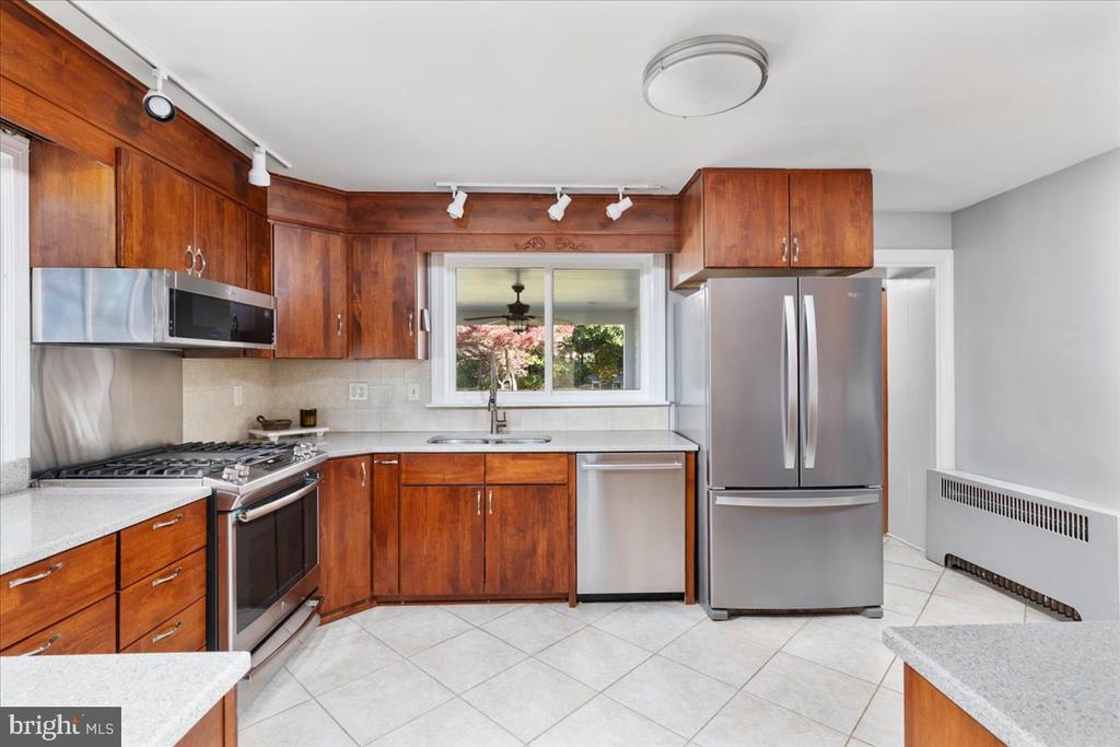 316 W WHITLOCK AVENUE