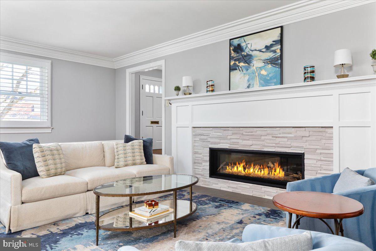 316 W WHITLOCK AVENUE