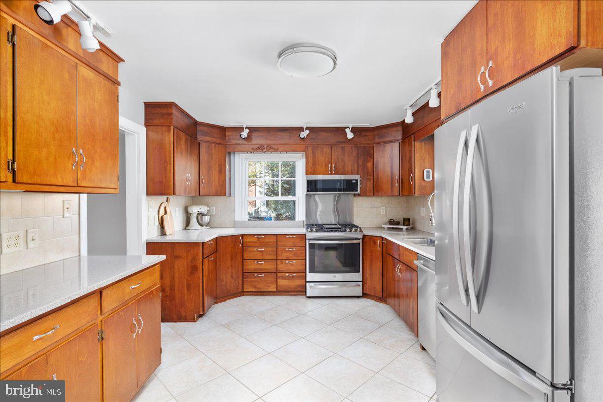 316 W WHITLOCK AVENUE