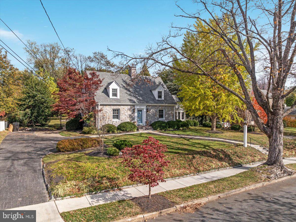 316 W WHITLOCK AVENUE