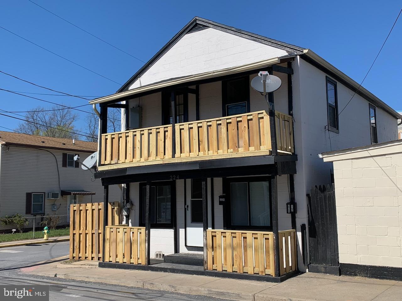 224 1/2 KERN STREET 224 1/2