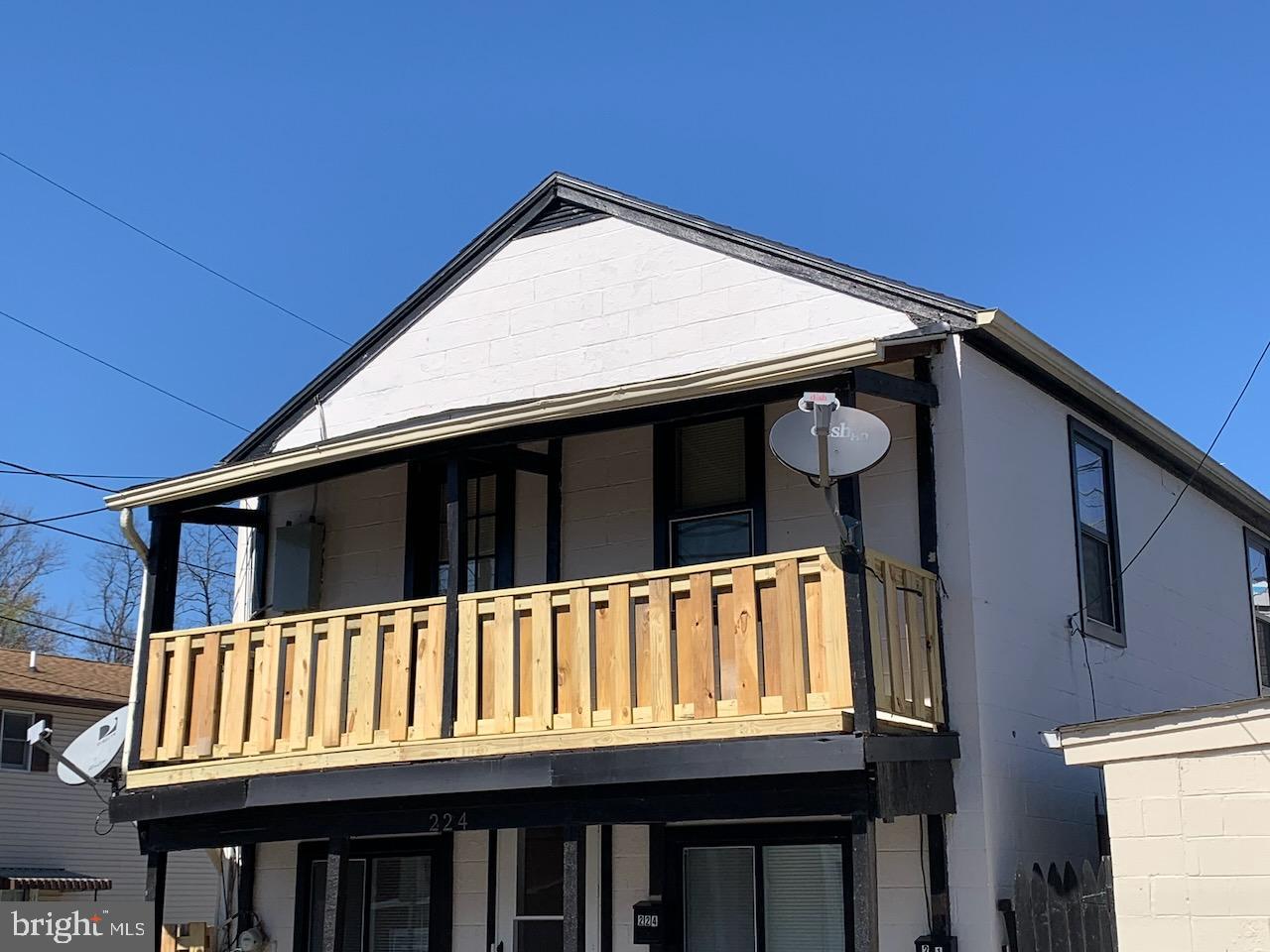 224 1/2 KERN STREET 224 1/2