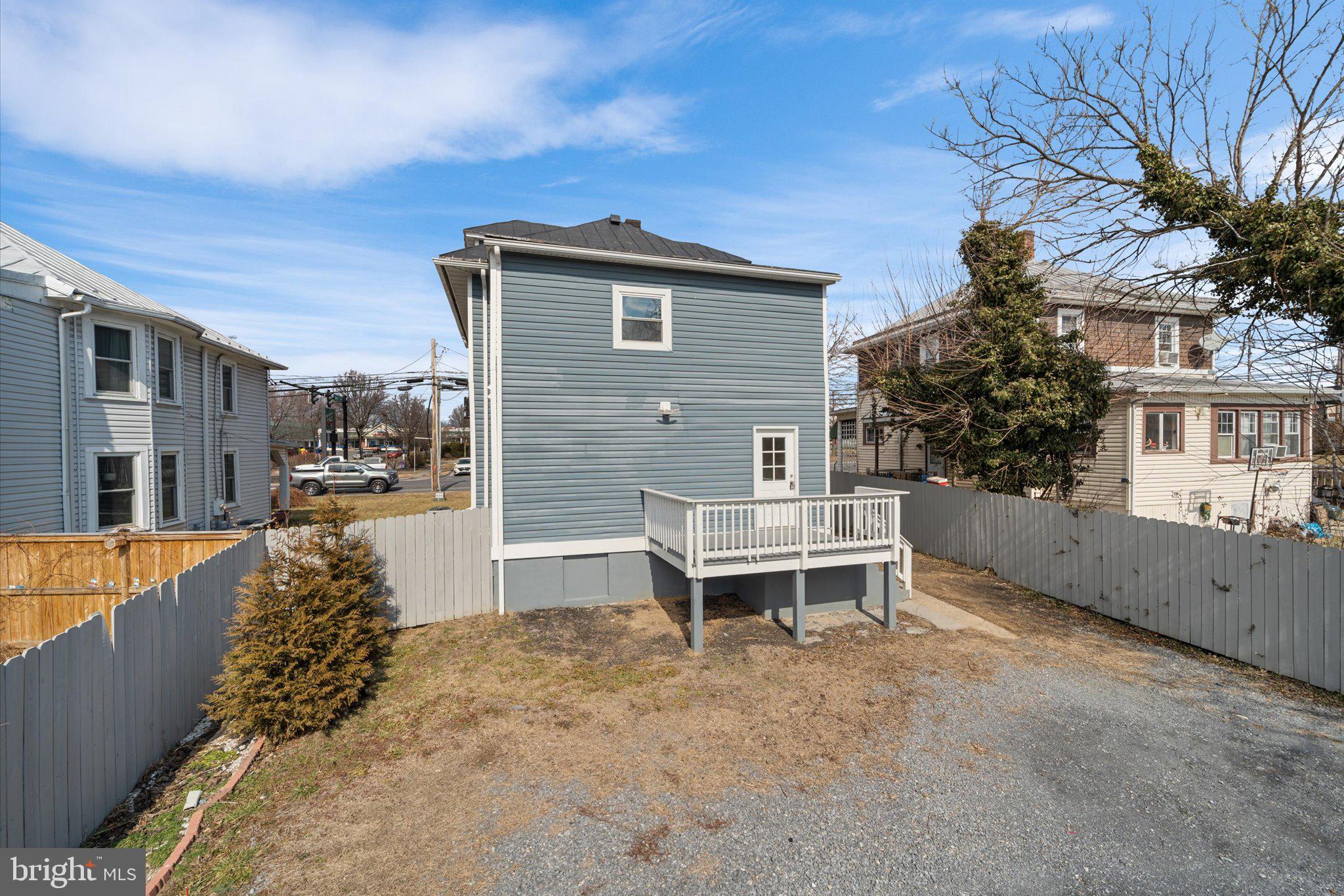 743 BERRYVILLE AVENUE