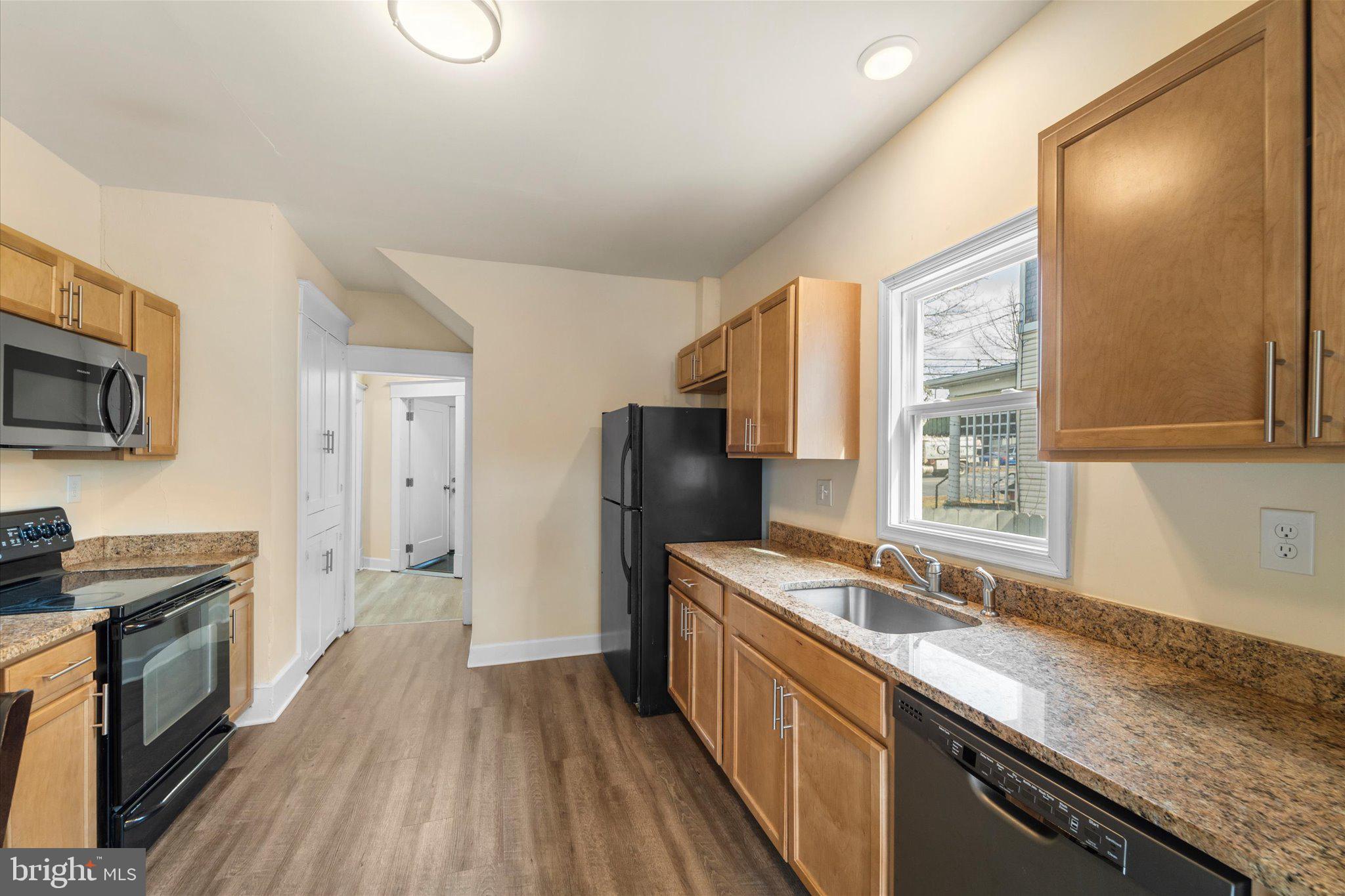 743 BERRYVILLE AVENUE