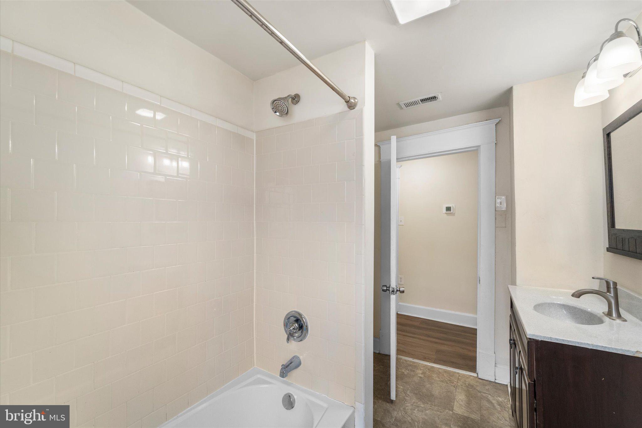 743 BERRYVILLE AVENUE