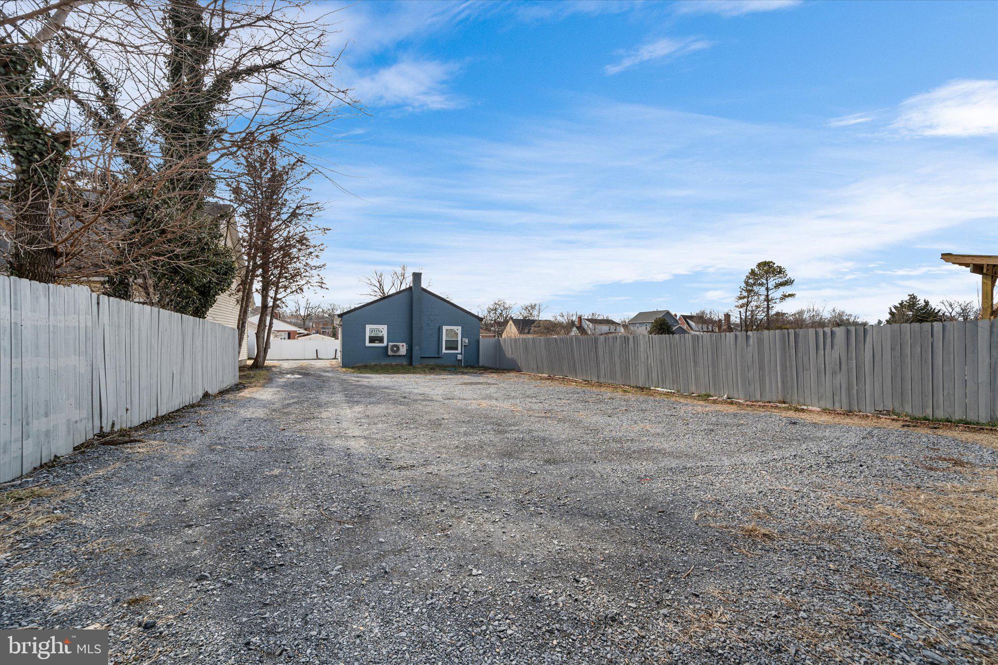 743 BERRYVILLE AVENUE