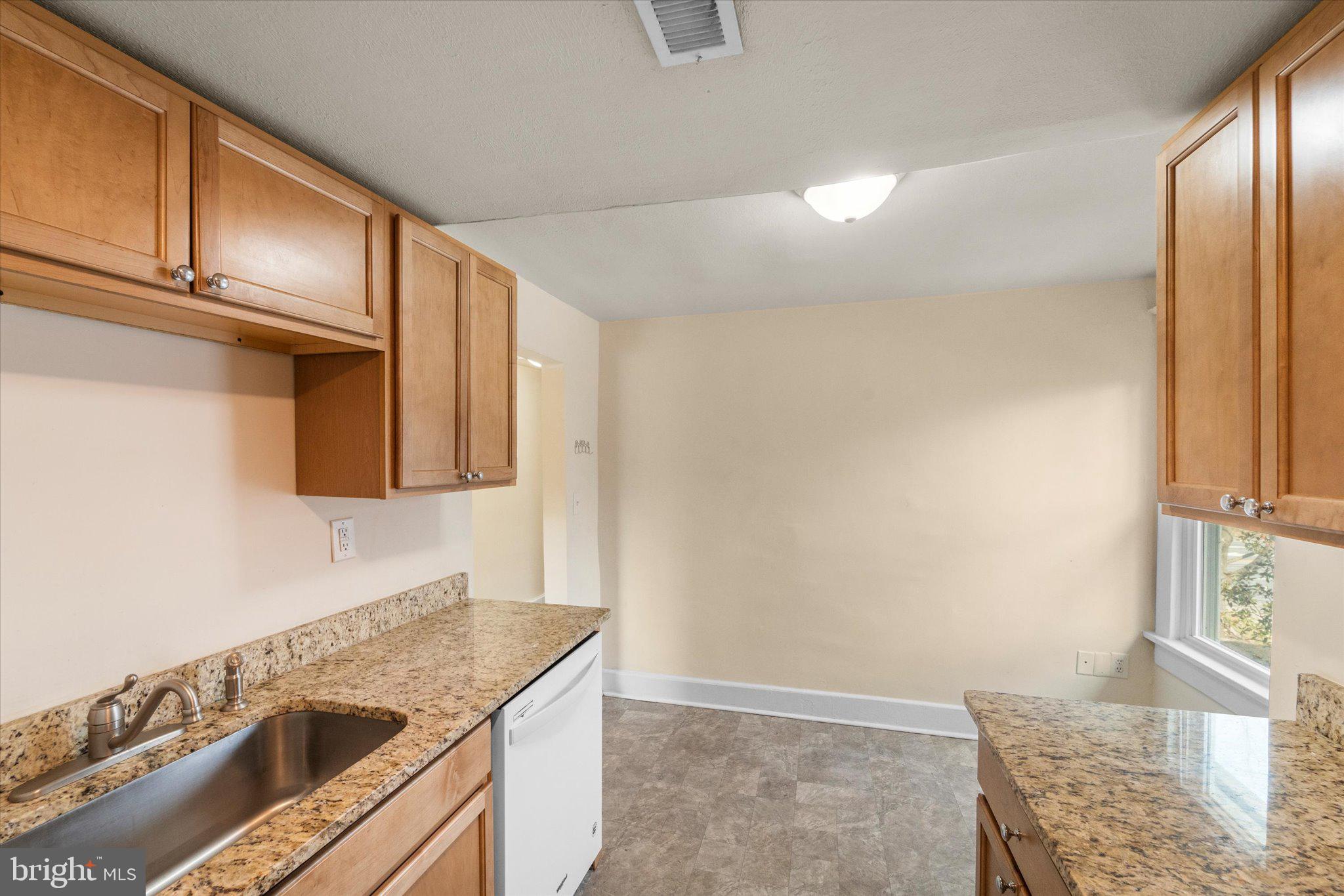 743 BERRYVILLE AVENUE