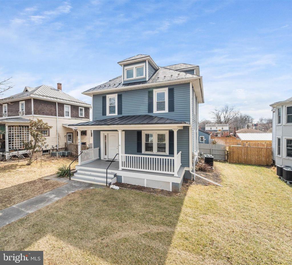 743 BERRYVILLE AVENUE