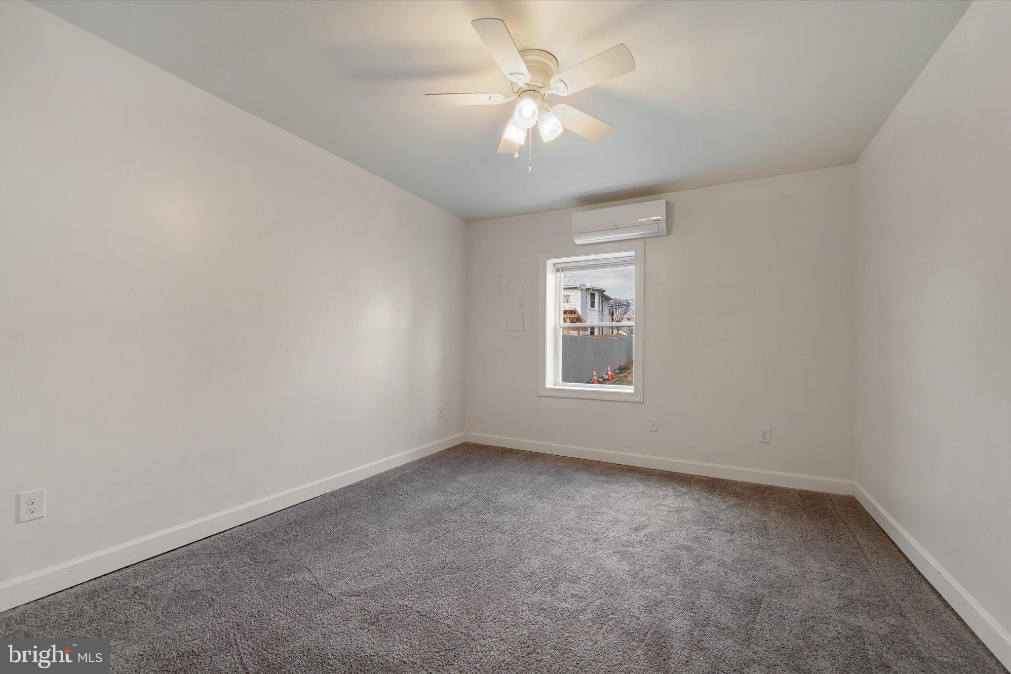 743 BERRYVILLE AVENUE