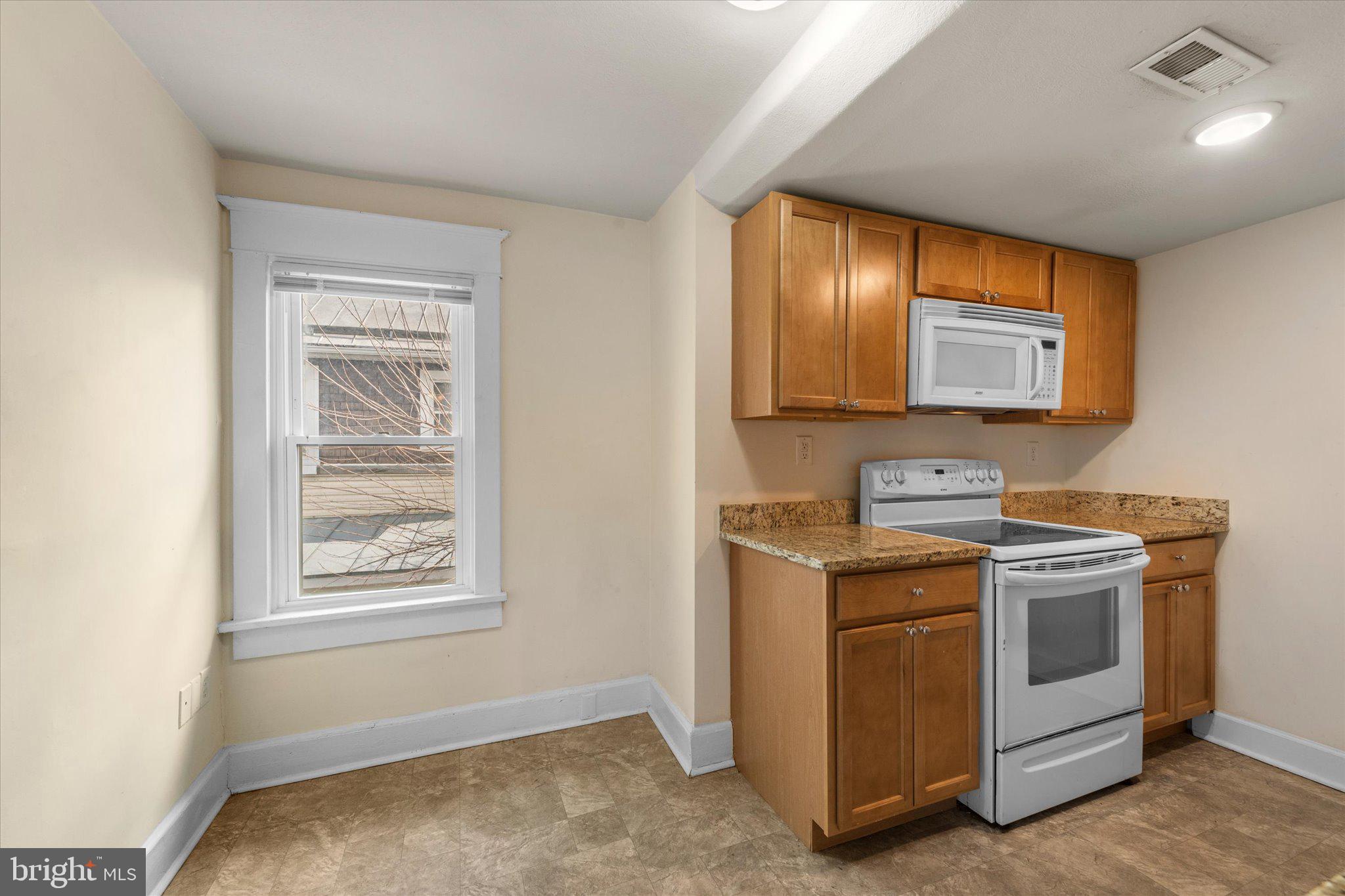 743 BERRYVILLE AVENUE