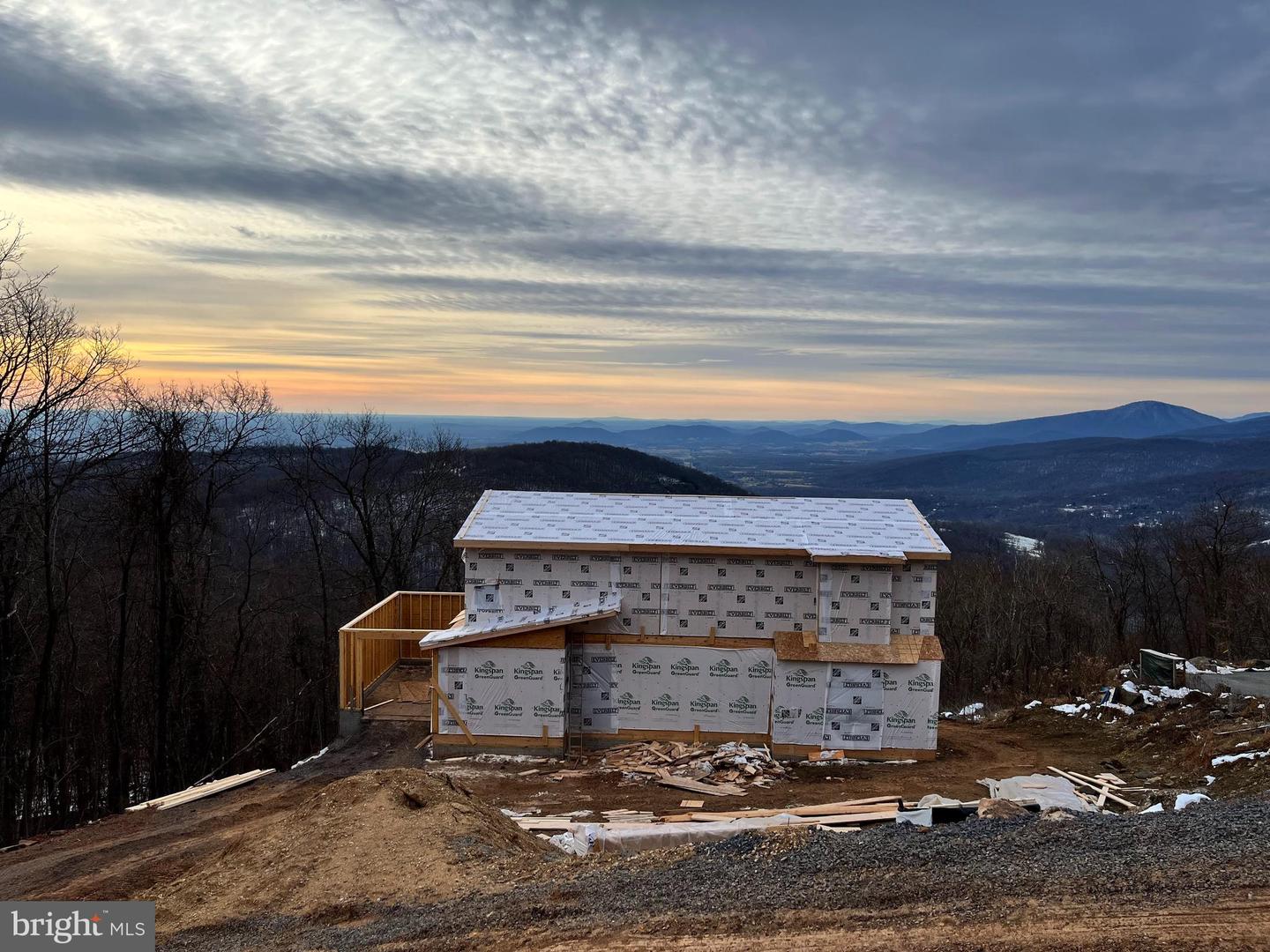 716 ALPINE DR