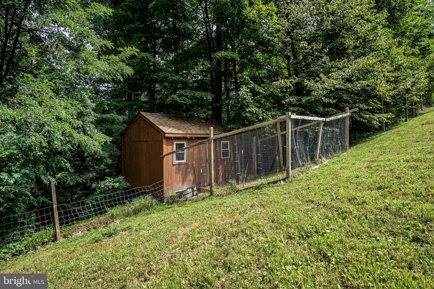 32 TEE COURT