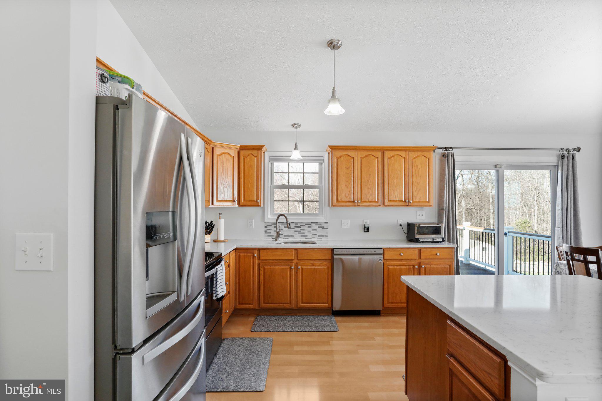 1121 Happy Ridge Dr