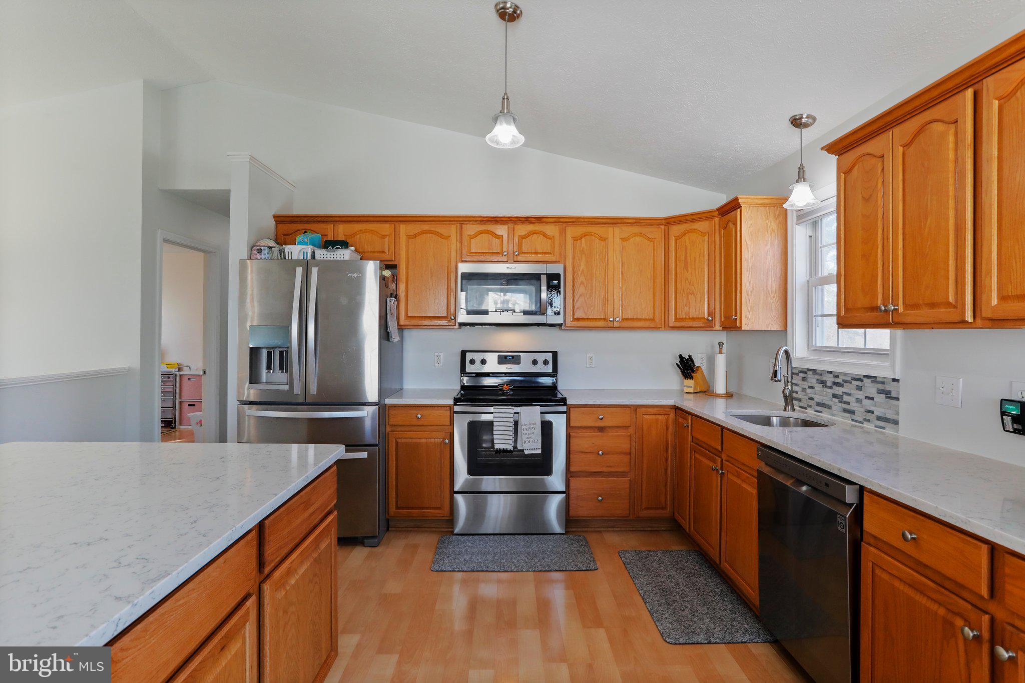 1121 Happy Ridge Dr