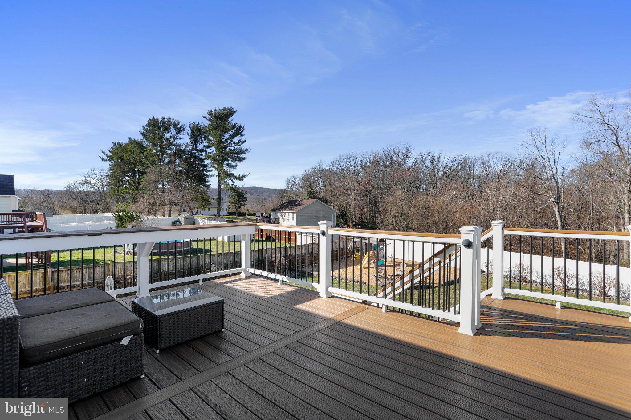 1121 Happy Ridge Dr