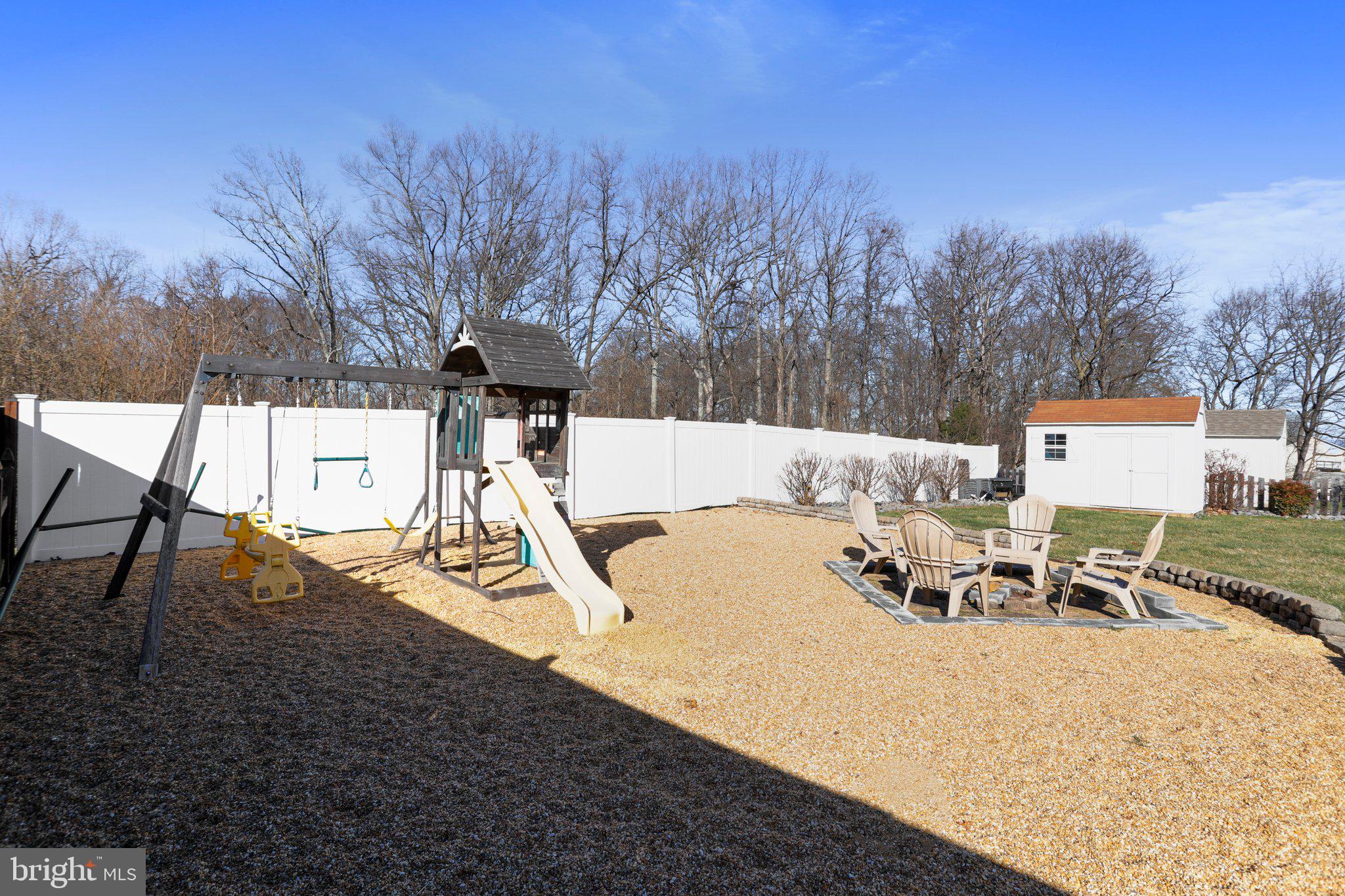 1121 Happy Ridge Dr