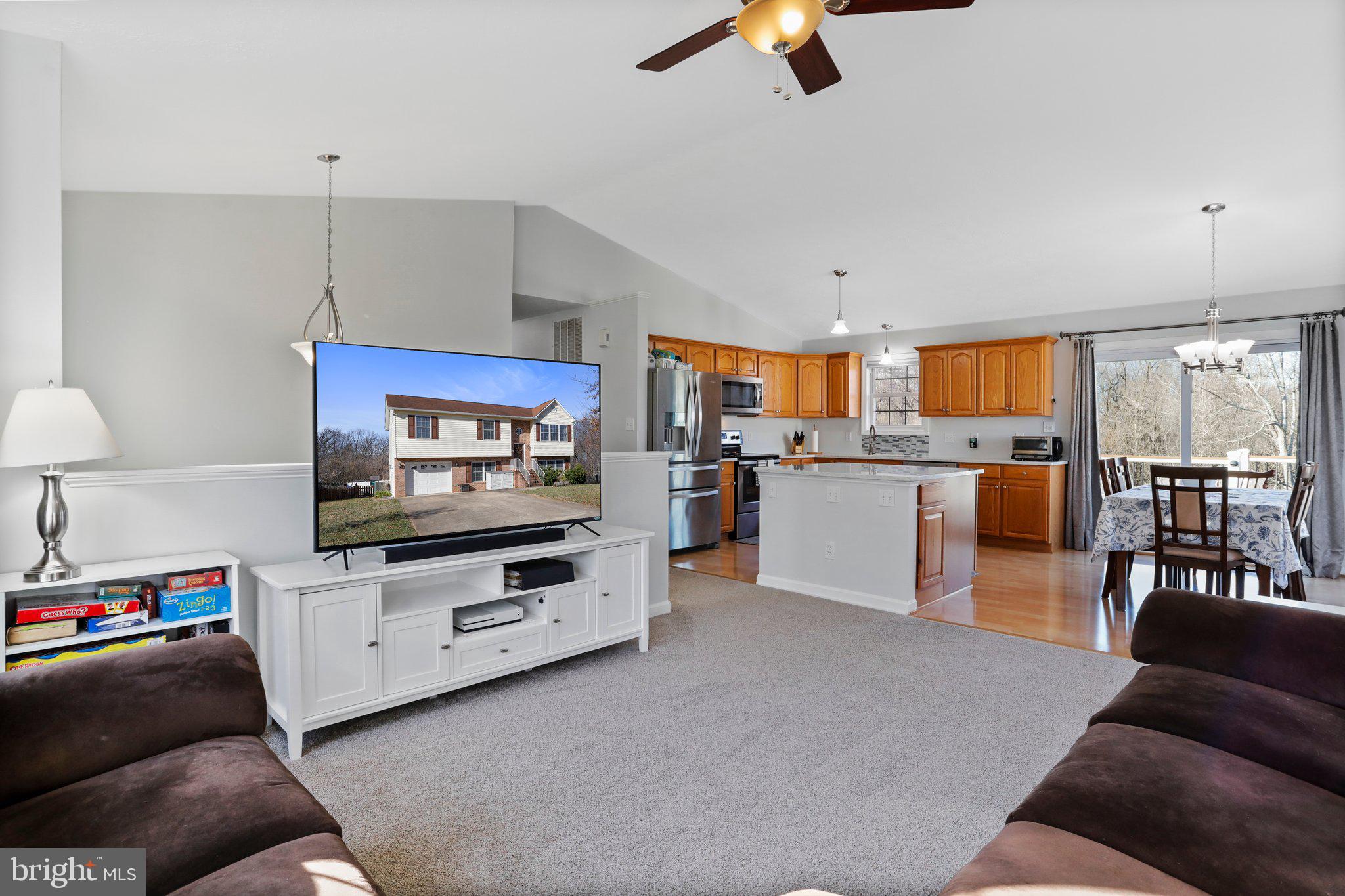 1121 Happy Ridge Dr