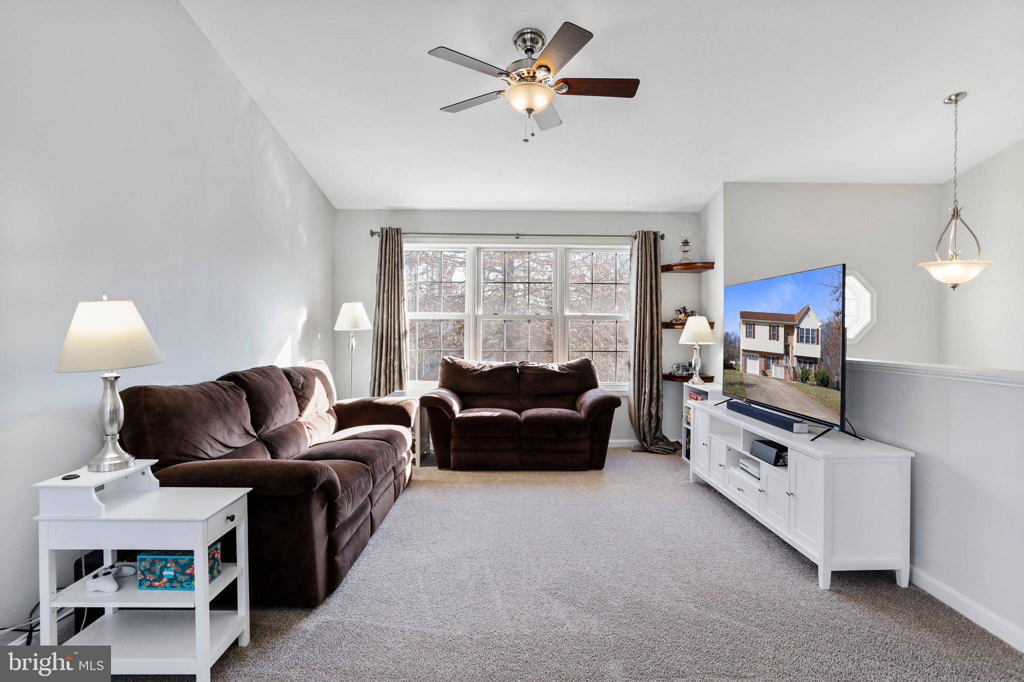 1121 Happy Ridge Dr