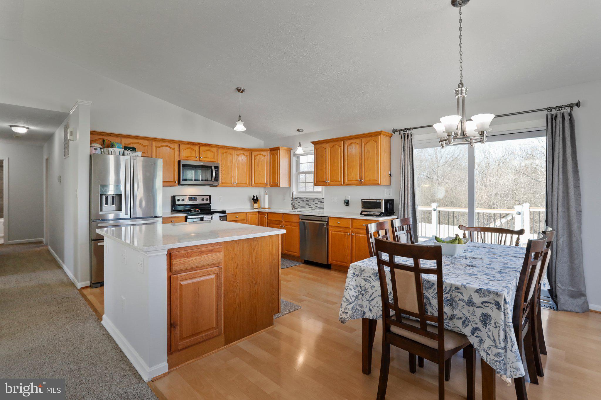 1121 Happy Ridge Dr