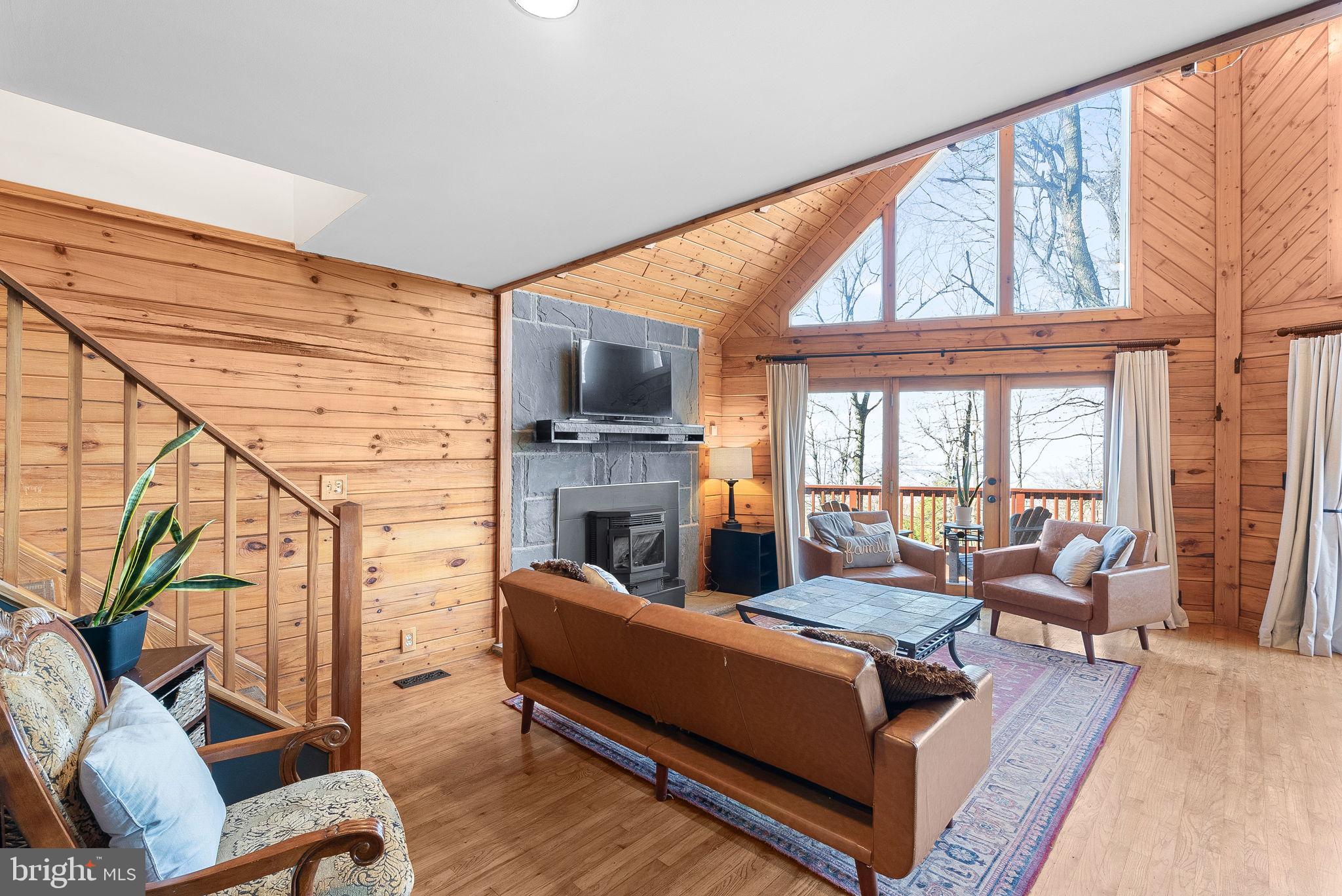 323 Alpine Dr