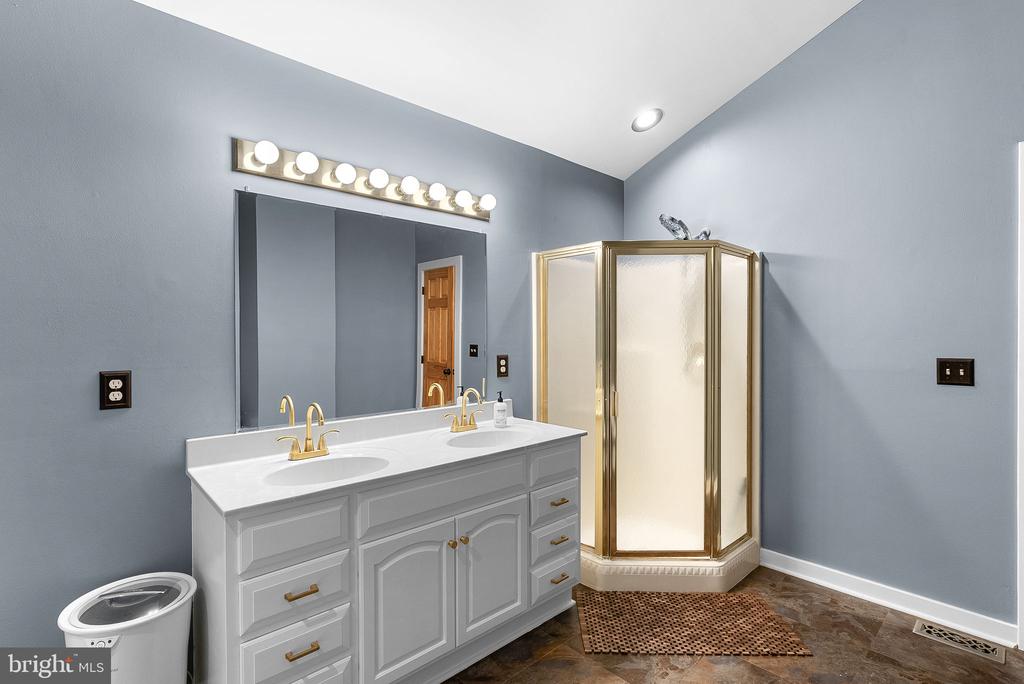 323 Alpine Dr