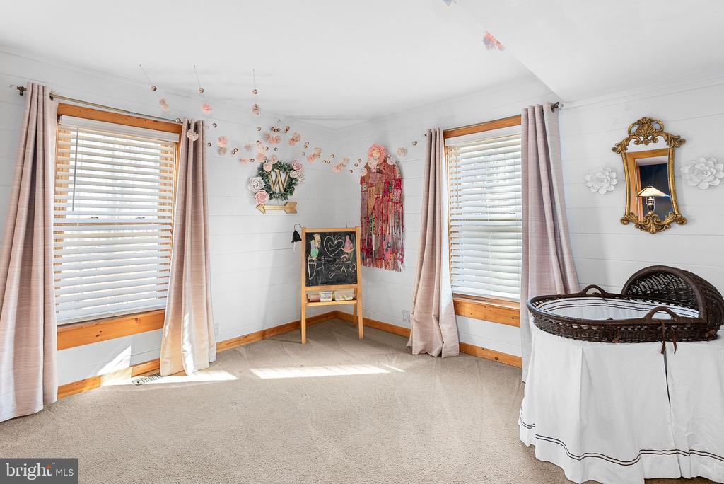 323 Alpine Dr