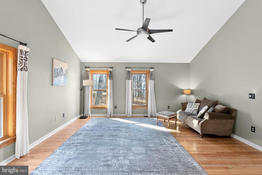 323 Alpine Dr
