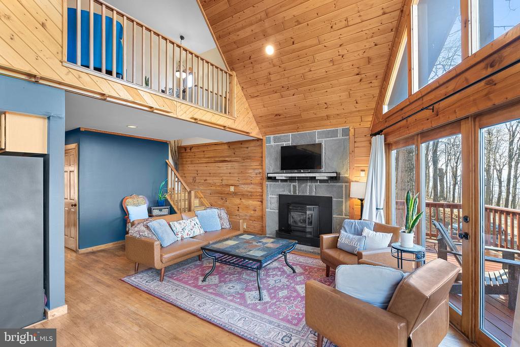 323 Alpine Dr