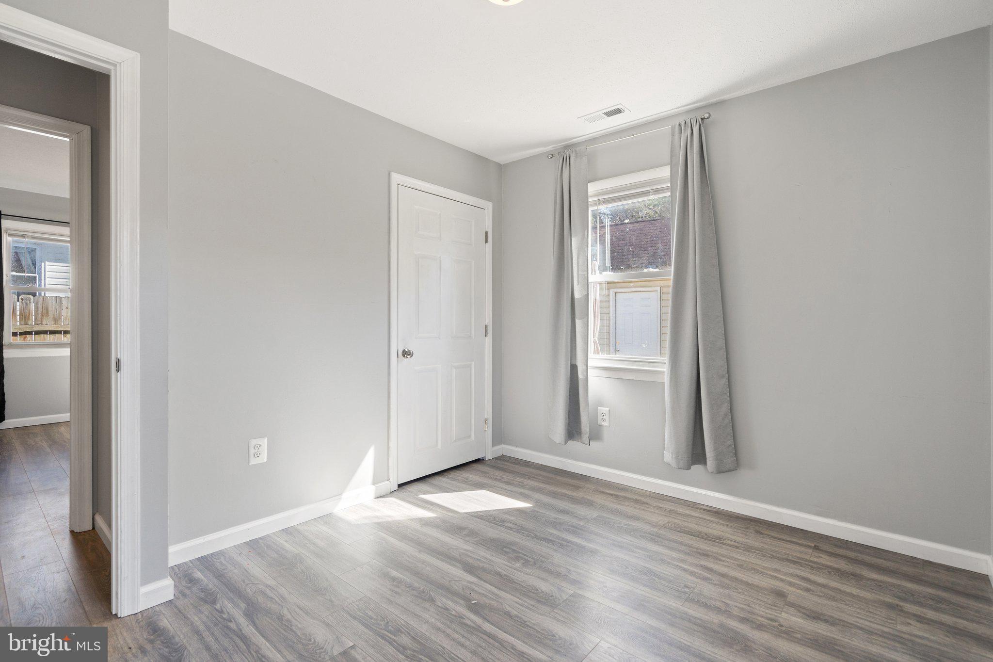 527 Frederick Ave
