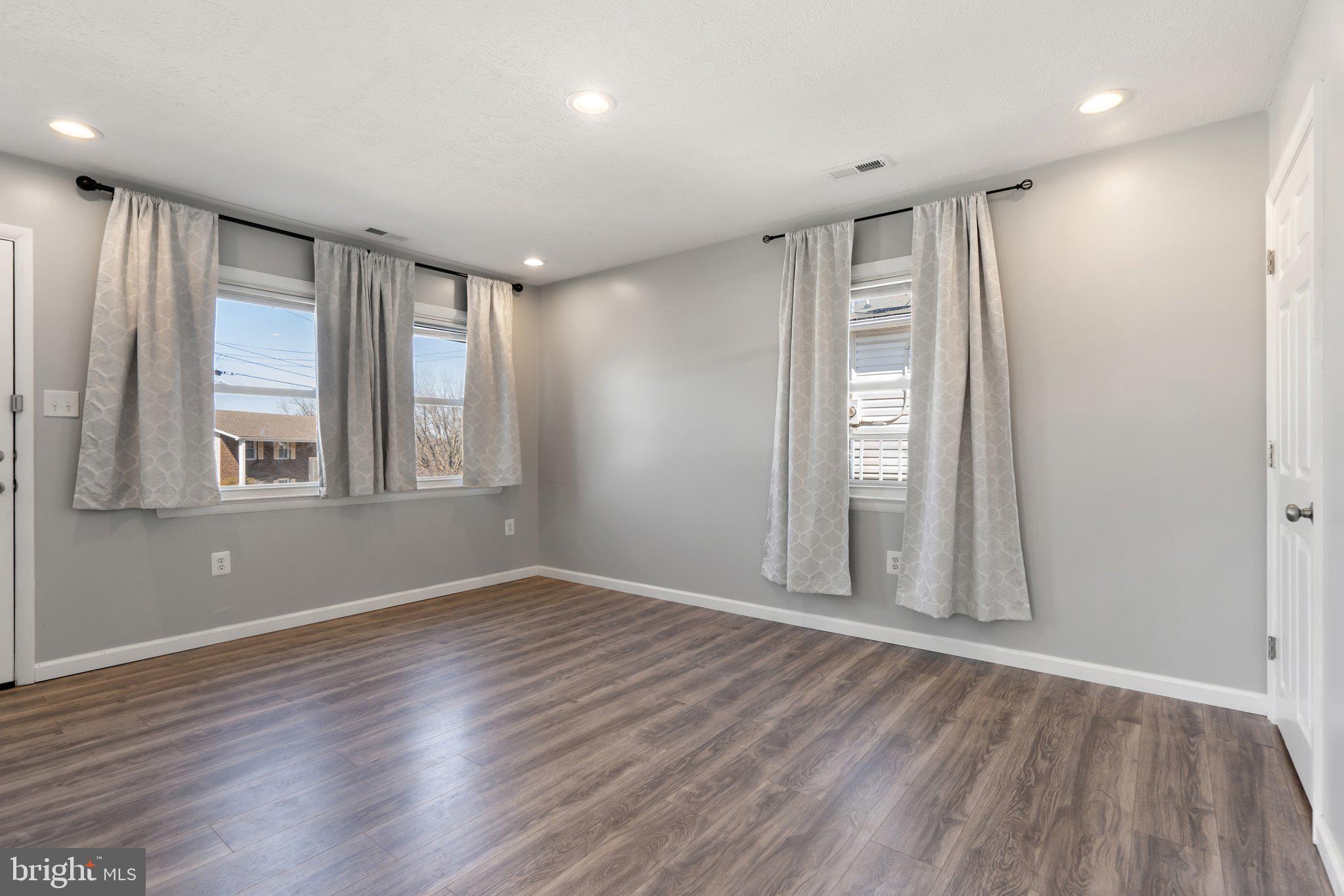 527 Frederick Ave