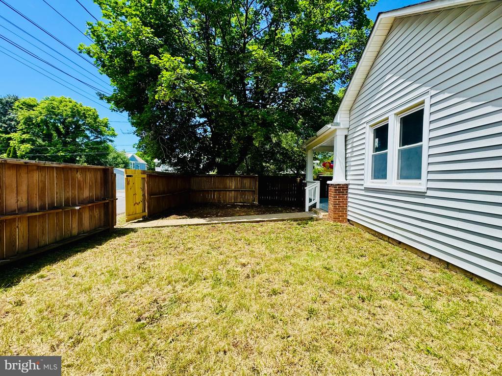 310 FRAZER PLACE
