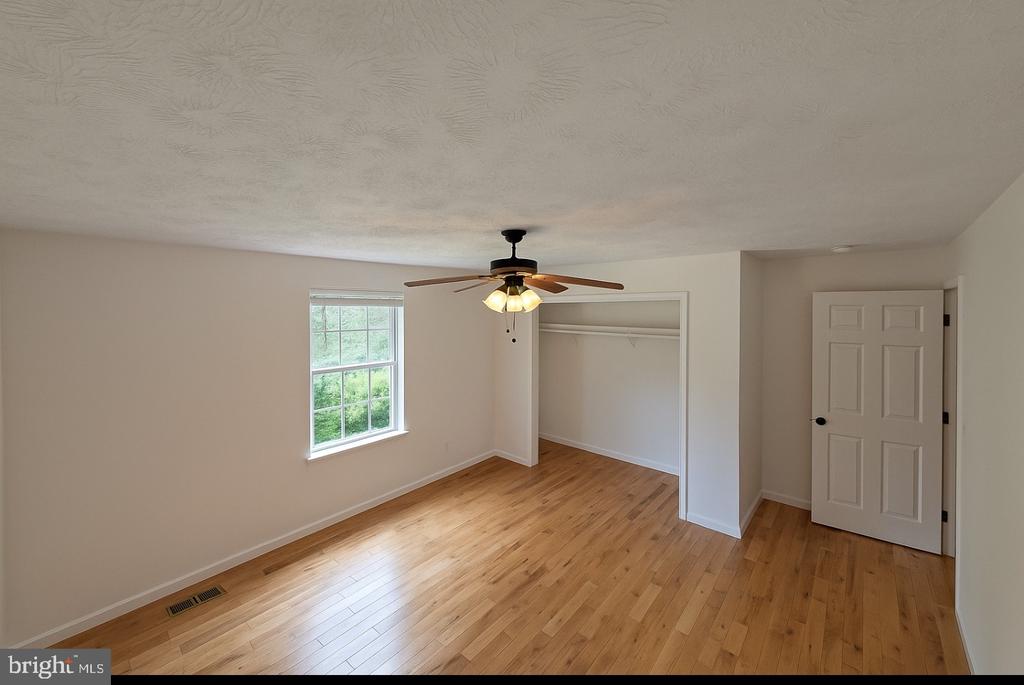 32 TEE COURT