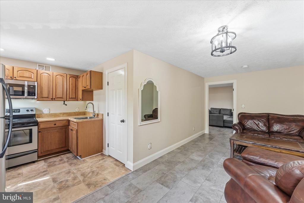 288 LOCUST GROVE ROAD