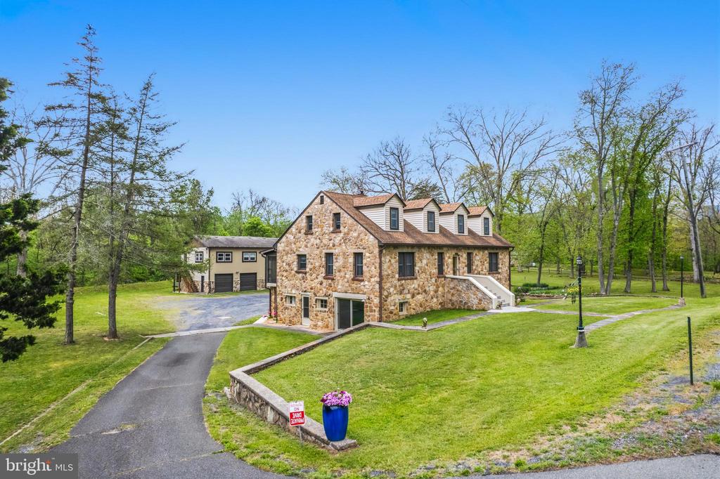 3593 & 3579 STRASBURG ROAD