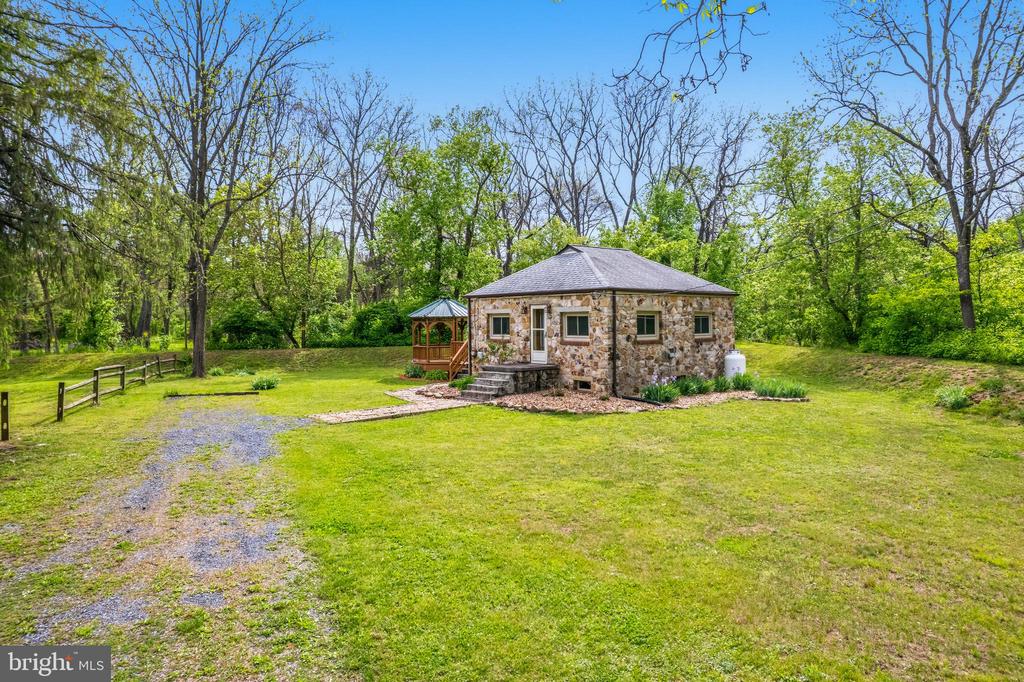 3593 & 3579 STRASBURG ROAD