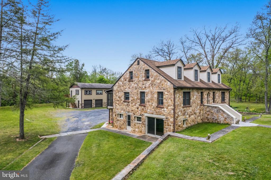 3593 & 3579 STRASBURG ROAD