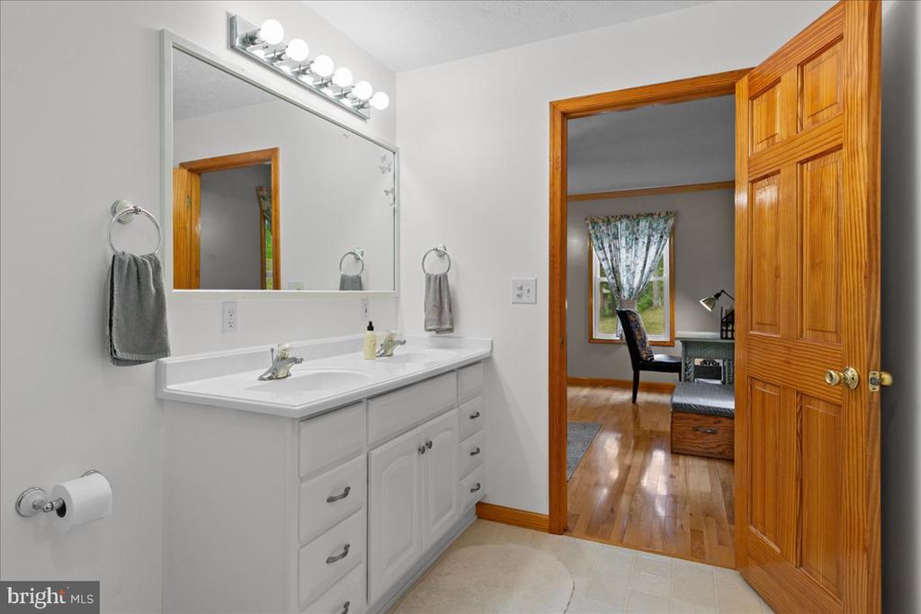 906 CAUTHORN MILL