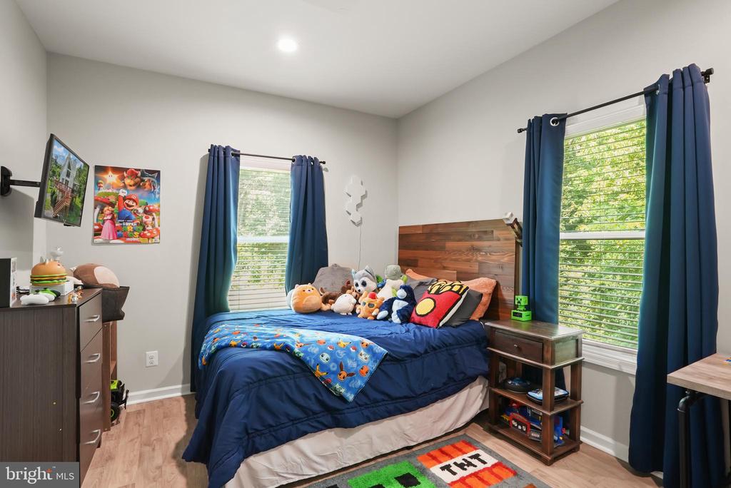 735 SUNSET VILLAGE ROAD