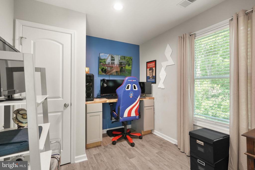 735 SUNSET VILLAGE ROAD
