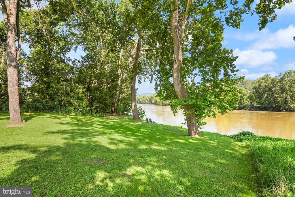 735 SUNSET VILLAGE ROAD